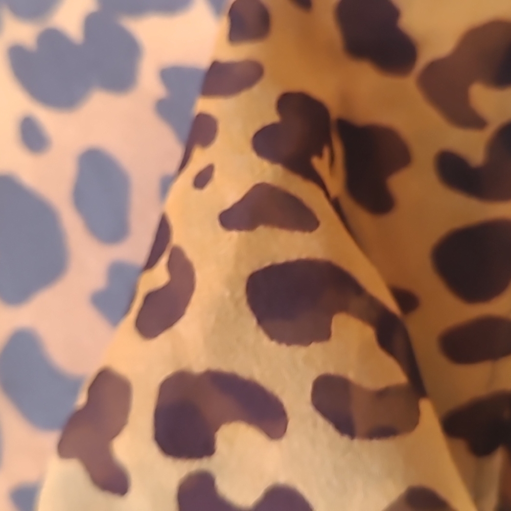 Henri Bendel Animal print square scarf - Picture 5 of 6